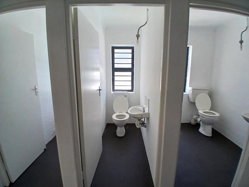 To Let Commercial Property for Rent in Maitland Western Cape
